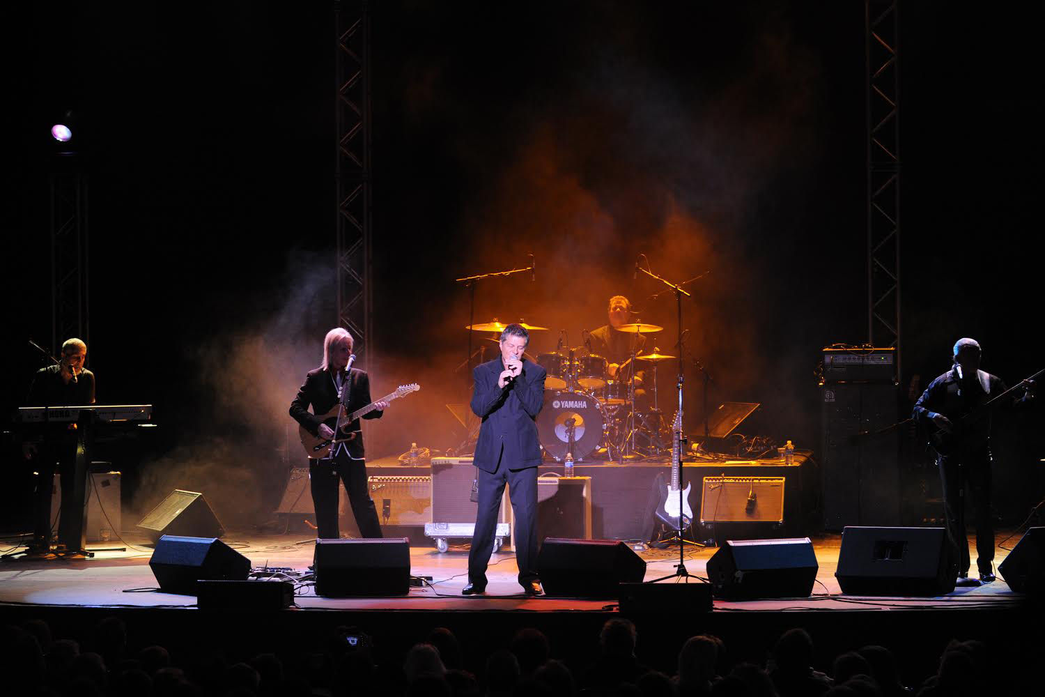 d-REH-happytogether052319-1-buckinghams.jpg